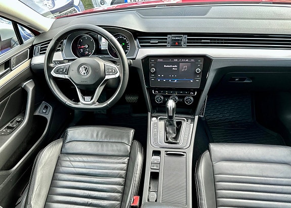Volkswagen Passat 10 of 19