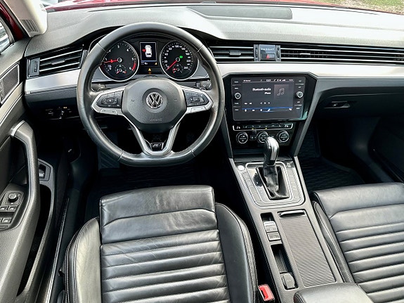Volkswagen Passat 9 of 19