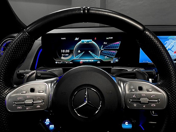 Mercedes-Benz GLB250+ 18 of 26
