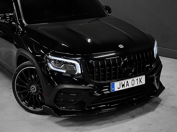 Mercedes-Benz GLB250+ 13 of 26