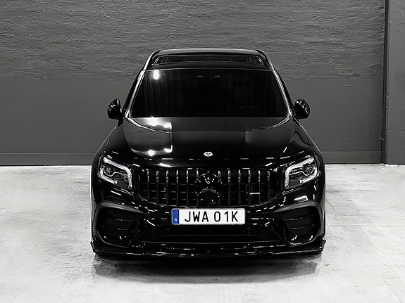 Mercedes-Benz GLB250+ 9 of 26
