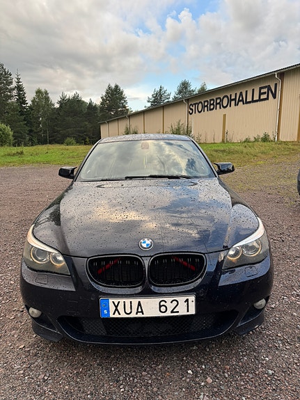 BMW 525i 3 of 4
