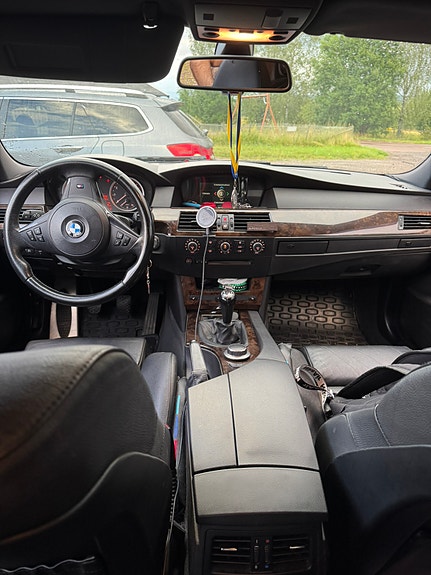 BMW 525i 4 of 4