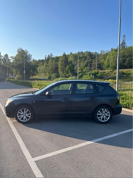Mazda 3 4 of 5