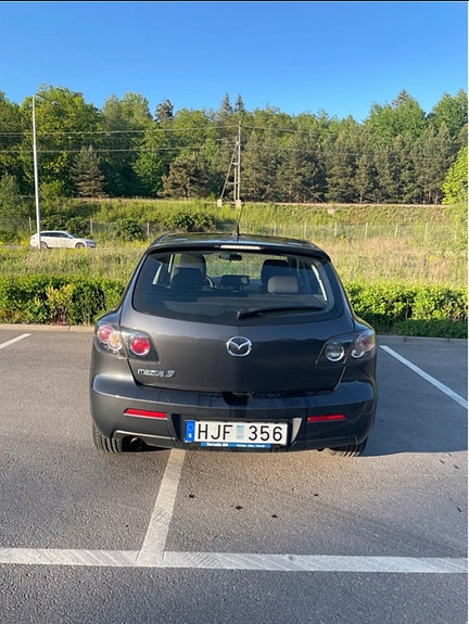 Mazda 3 2 of 5