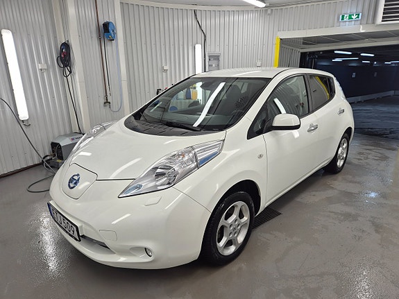 Nissan Leaf 2 of 5