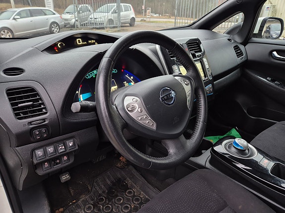 Nissan Leaf 15 of 21