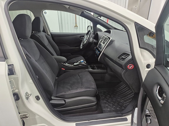 Nissan Leaf 5 of 5