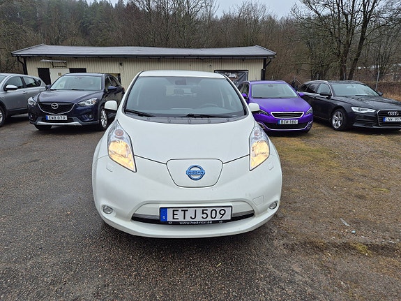 Nissan Leaf 10 of 21