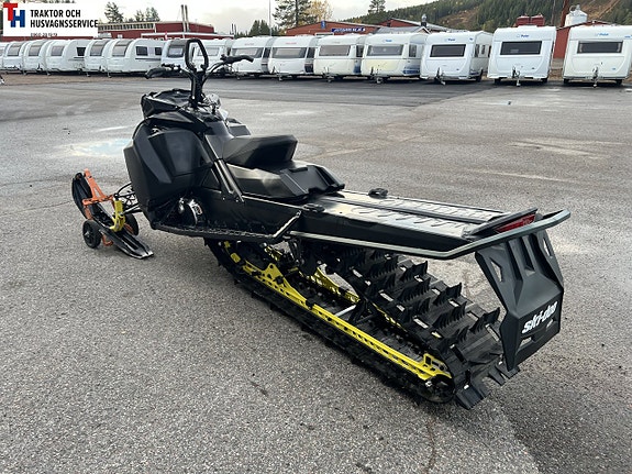 Ski-Doo Summit X 165 850 -17 5 of 7