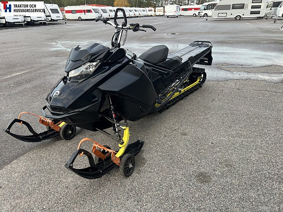 Ski-Doo Summit X 165 850 -17 3 of 7