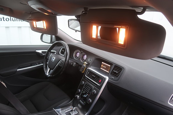 Volvo V60 22 of 27