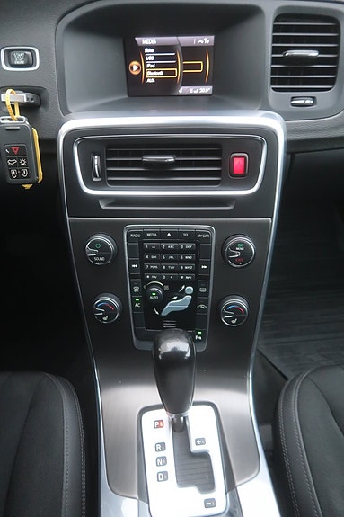 Volvo V60 13 of 27