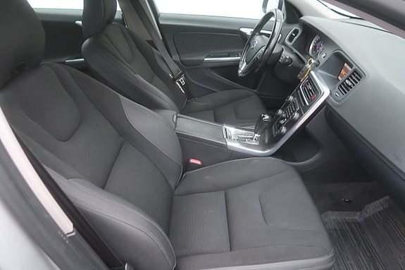 Volvo V60 10 of 27