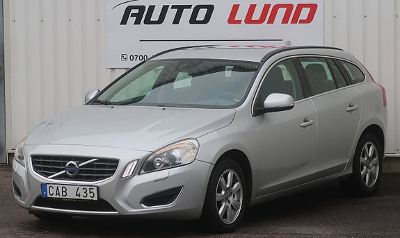 Volvo V60 2 of 27