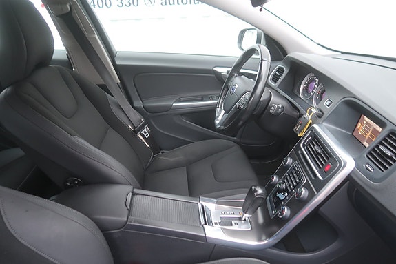 Volvo V60 9 of 27
