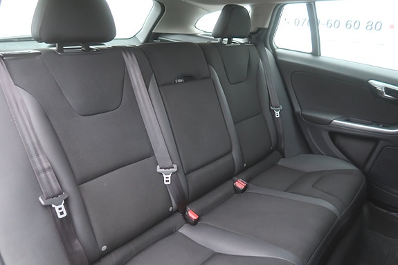 Volvo V60 11 of 27