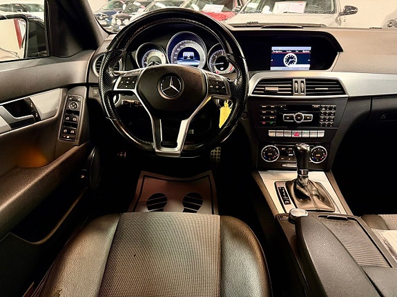 Mercedes-Benz C200 7 of 13