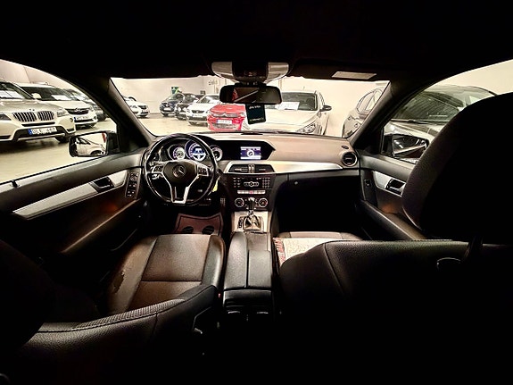 Mercedes-Benz C200 5 of 13