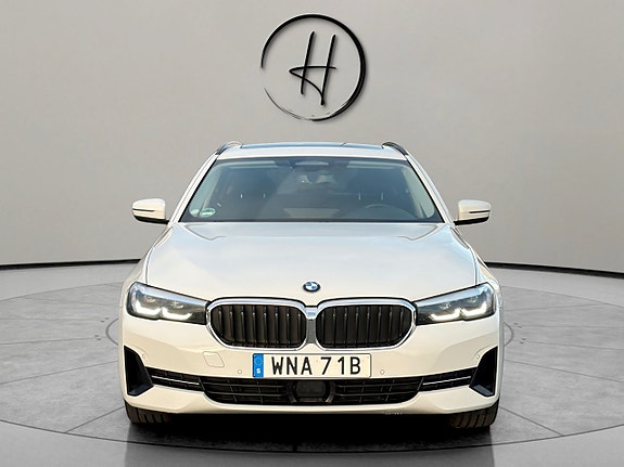 BMW 530e 4 of 30