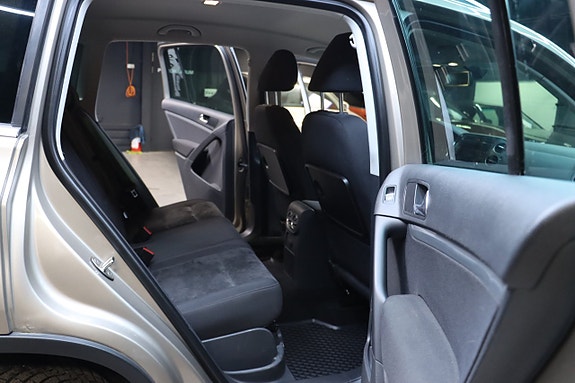 Volkswagen Tiguan 13 of 23