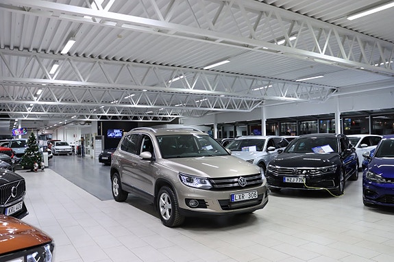 Volkswagen Tiguan 2 of 23