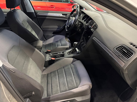 Volkswagen Golf Alltrack 11 of 23
