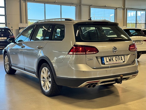 Volkswagen Golf Alltrack 6 of 23