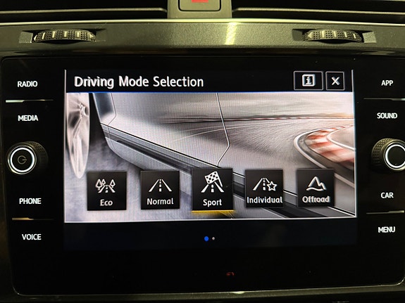 Volkswagen Golf Alltrack 18 of 23