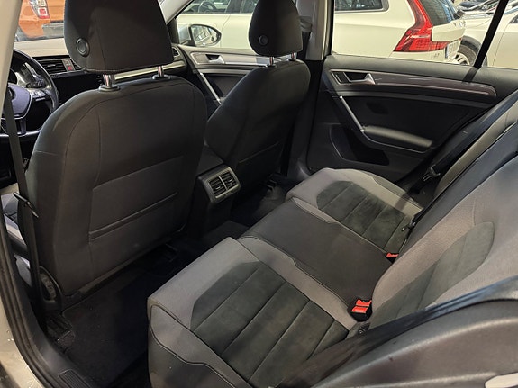Volkswagen Golf Alltrack 9 of 23