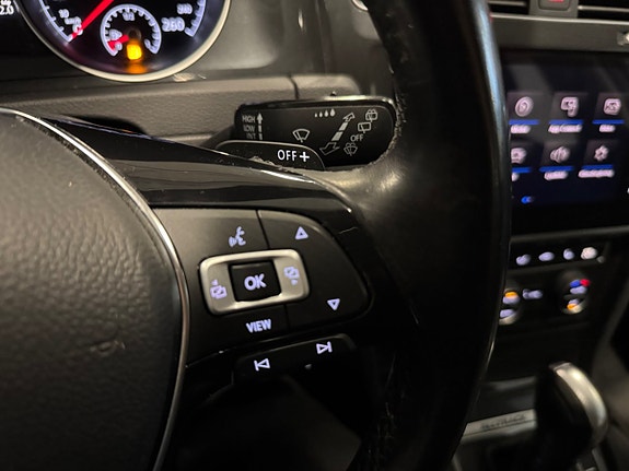 Volkswagen Golf Alltrack 19 of 23