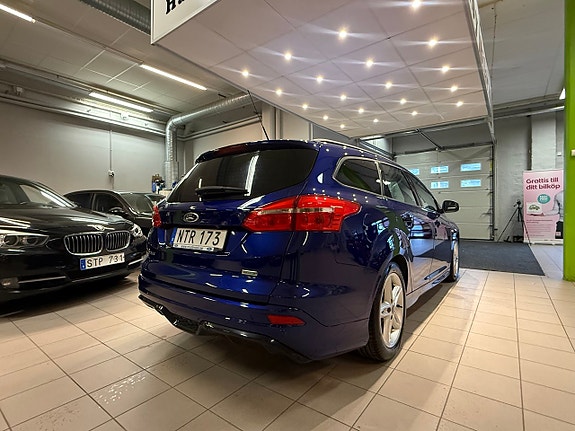 Ford Focus 5 of 14