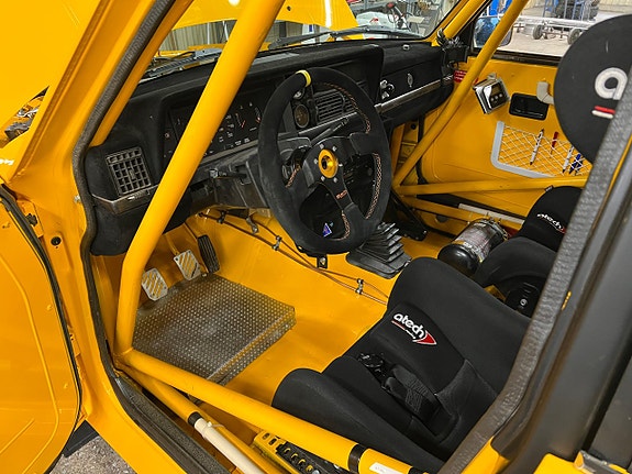 Volvo 240 10 of 15