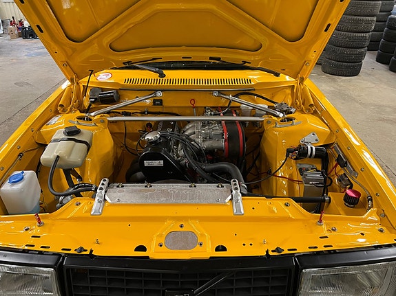Volvo 240 7 of 15