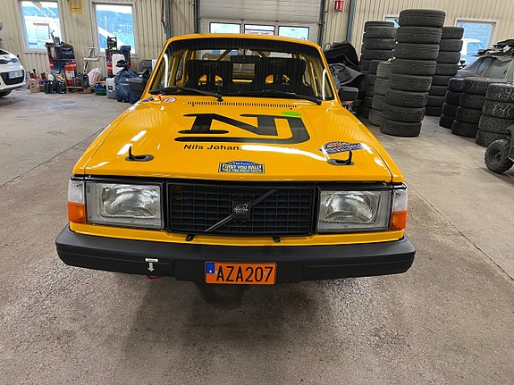 Volvo 240 5 of 5