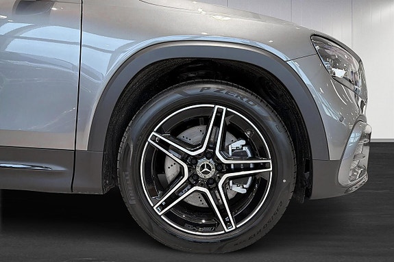Mercedes-Benz GLB220 d 5 of 12