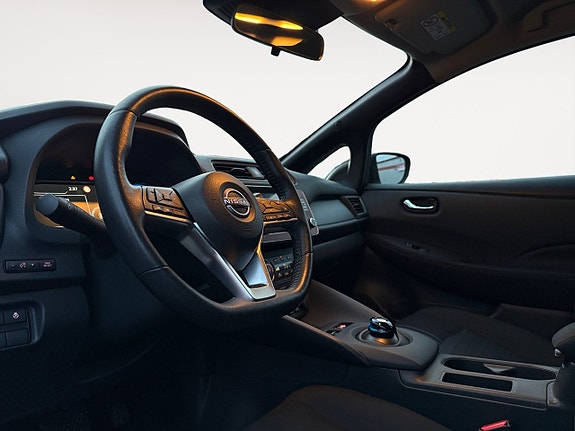 Nissan Leaf 10 of 17