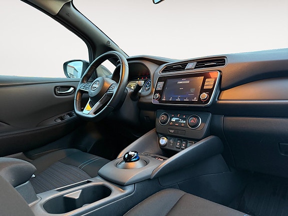 Nissan Leaf 11 of 17