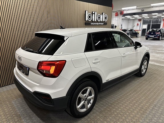 Audi Q2 4 of 8