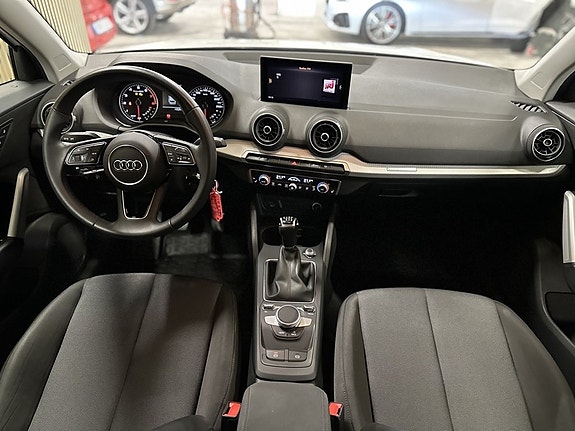 Audi Q2 5 of 8