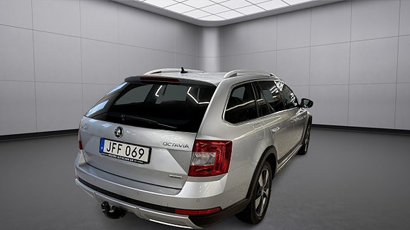 Skoda Octavia Scout 5 of 5