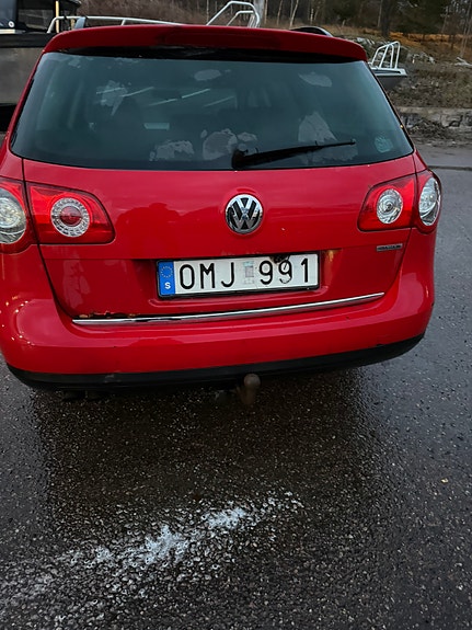 Volkswagen Passat 4 of 9