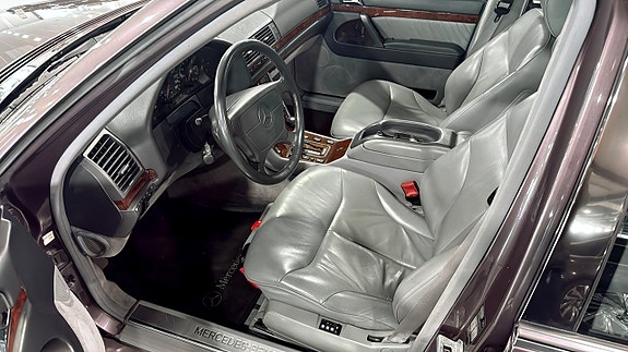 Mercedes-Benz S600 11 of 12