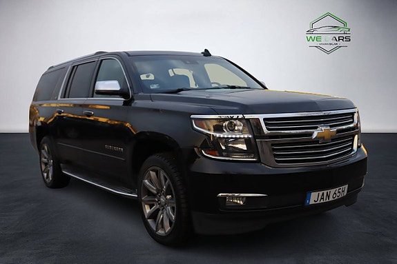 Chevrolet Suburban 3 of 5