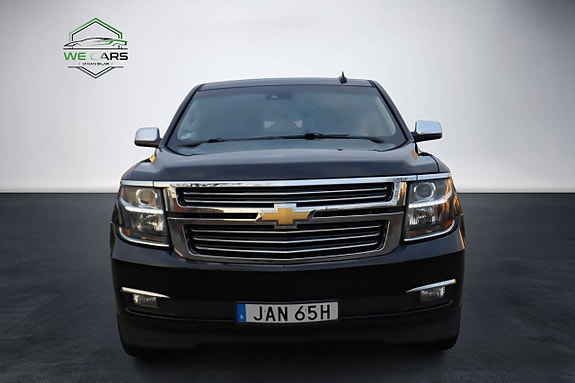 Chevrolet Suburban 4 of 5