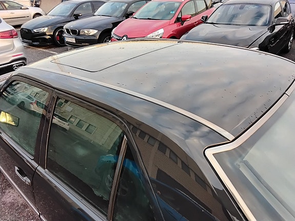 Mercedes-Benz E500 5 of 5