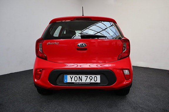 Kia Picanto 9 of 22
