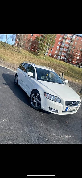 Volvo V50 2012 photo 2