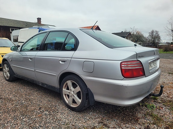 Honda Accord 2 of 7