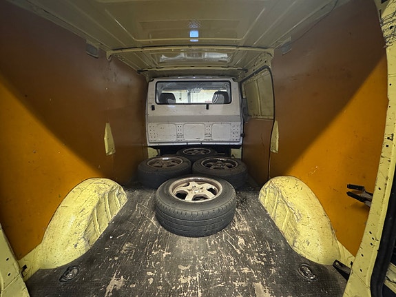 Mercedes-Benz Vito 115 12 of 23